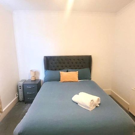 Two Bedroom Flat In Londres Extérieur photo